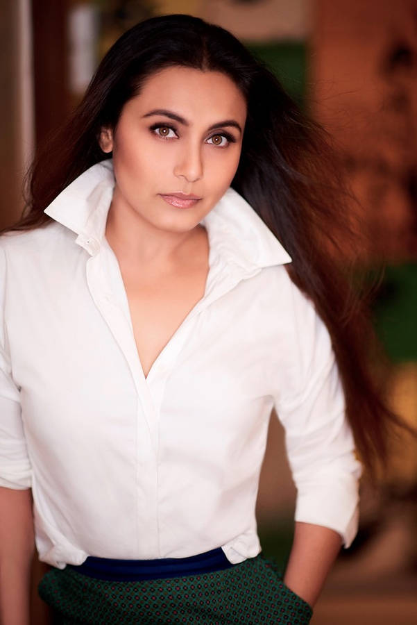 Rani Mukerji Photo Session Wallpaper