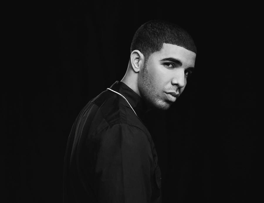 Rapper Drake Half-body Shot Wallpaper