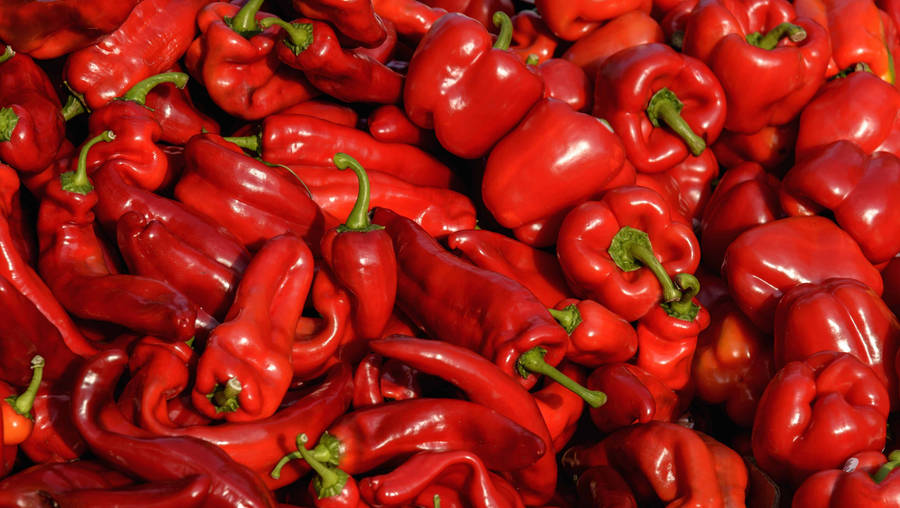 Red 4k Uhd Bell Peppers Wallpaper