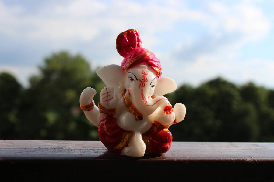 Red Figurine Ganesh 4k Wallpaper