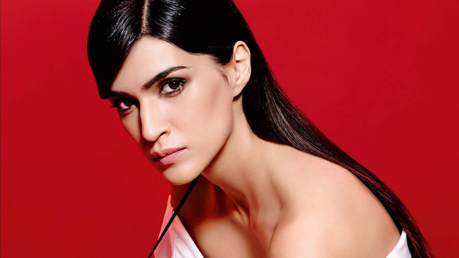 Red Kriti Sanon Wallpaper