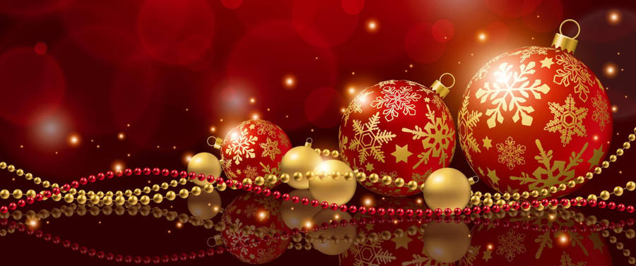 Reddish Gold Christmas Balls Wallpaper