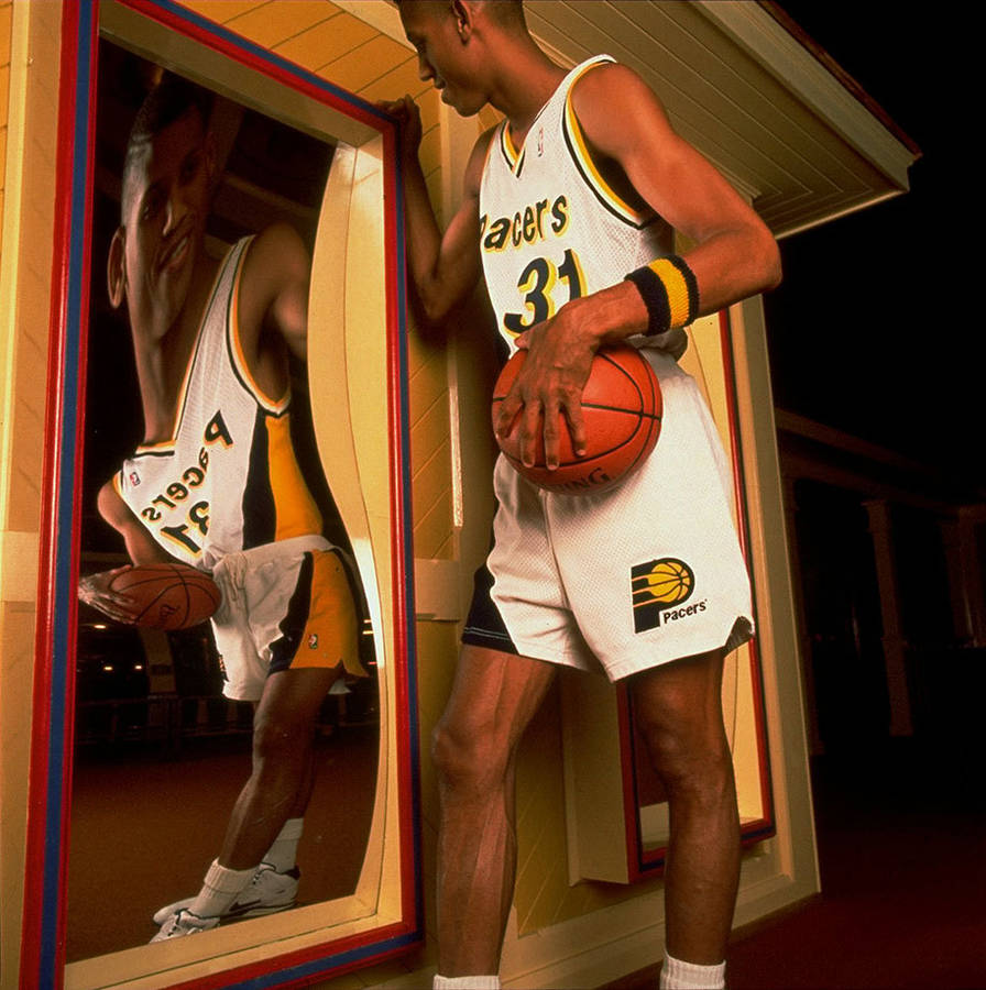 Reggie Miller Distorted Mirror Wallpaper