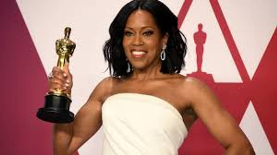 Regina King White Dress Trophy Wallpaper