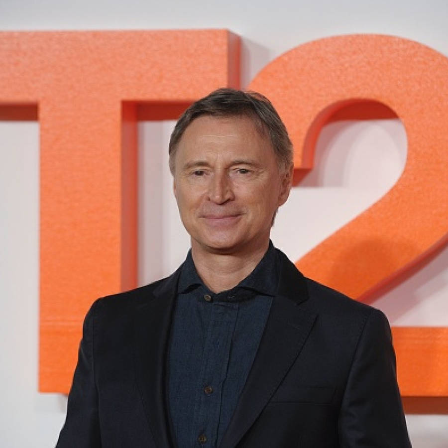 Renowned Actor Robert Carlyle In T2 Trainspotting Wallpaper