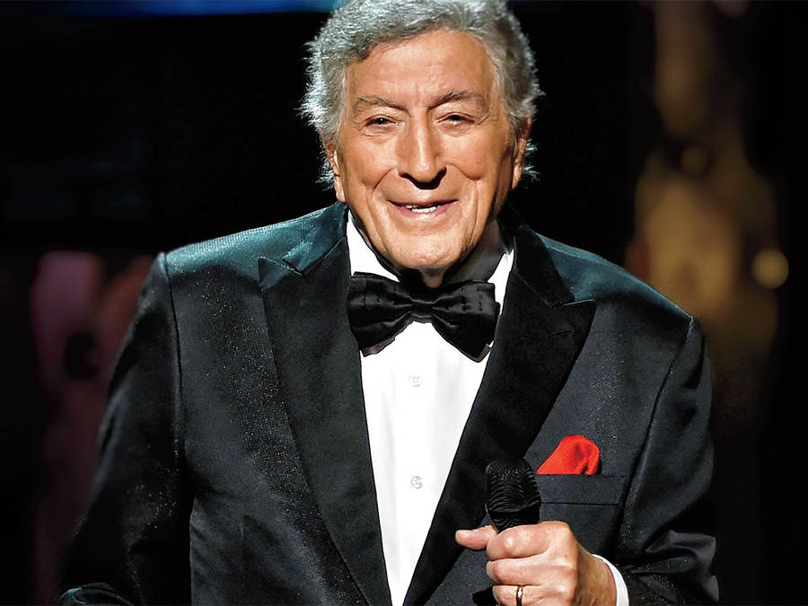 Retired English Actor Tony Bennett Wallpaper