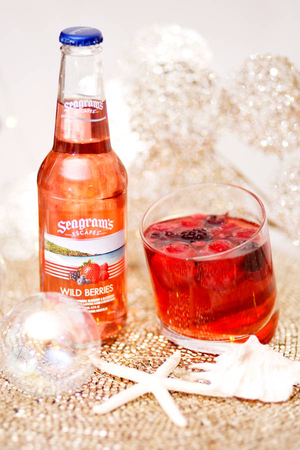 Revitalizing Seagrams Wild Berries Cocktail Wallpaper