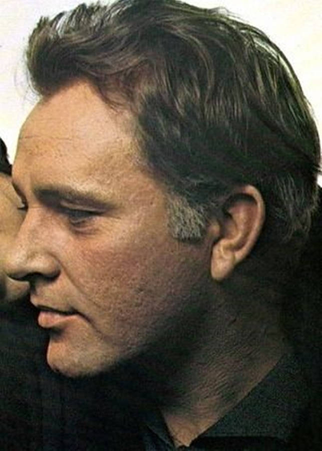 Richard Burton And Elizabeth Taylor In A Couple Photo Wallpaper