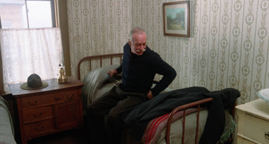 Richard Farnsworth On Hotel Bed Wallpaper