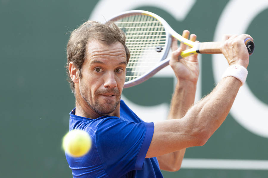 Richard Gasquet Aiming To Hit Ball Wallpaper