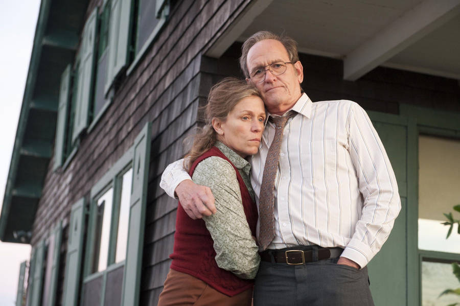 Richard Jenkins And Frances Mcdormand In Olive Kitteridge Wallpaper