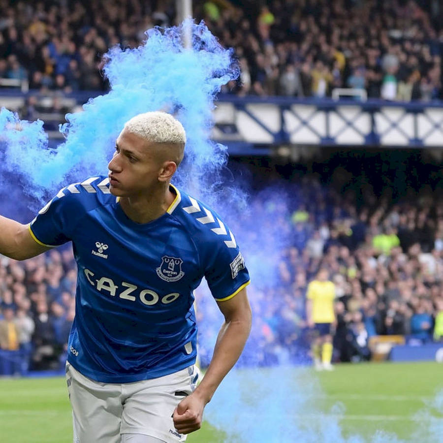 Richarlison De Andrade Running Behind Smoke Wallpaper