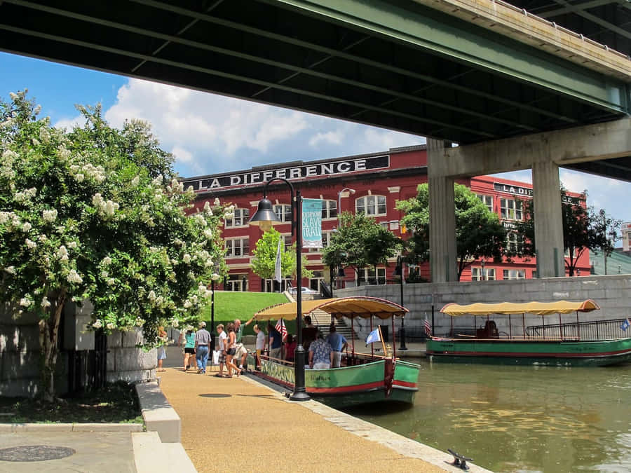 Richmond Canal Walkwith Boat Tour Wallpaper