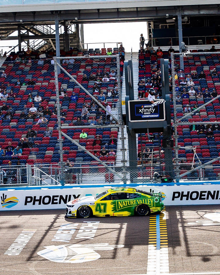 Ricky Stenhouse Jr Ready At The Starting Point Wallpaper