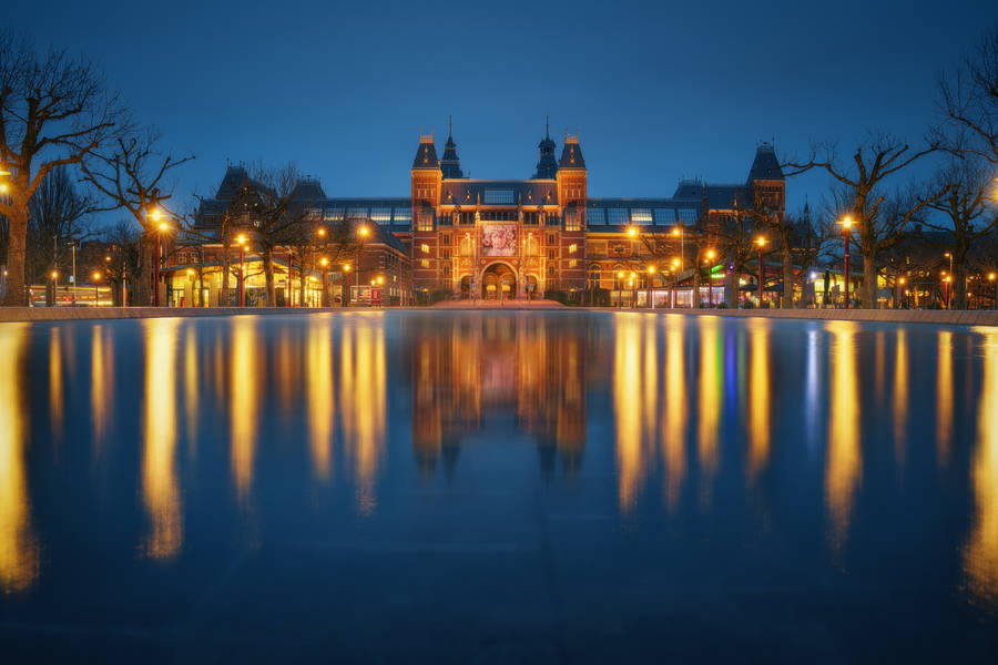 Rijksmuseum With Golden Lights Wallpaper