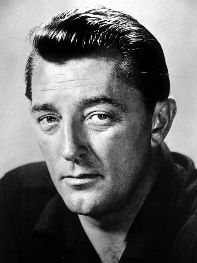 Robert Mitchum Black And White Head Shot Wallpaper