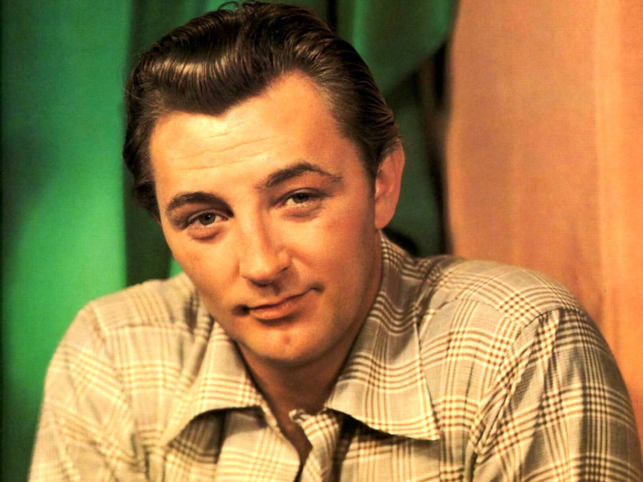 Robert Mitchum Colored Vintage Wallpaper