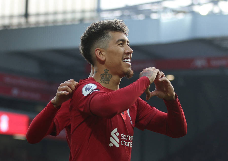 Roberto Firmino Heart Gesture Wallpaper