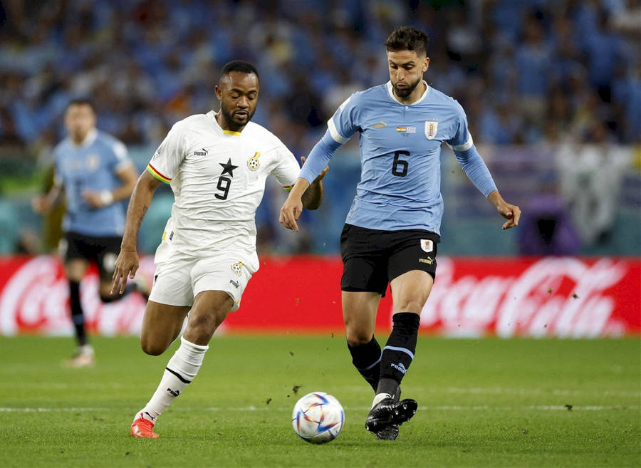 Rodrigo Bentancur Playing For Uruguay Wallpaper