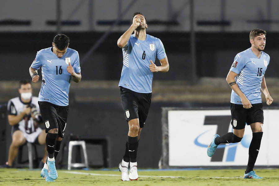 Rodrigo Bentancur With Uruguay Teammates Wallpaper