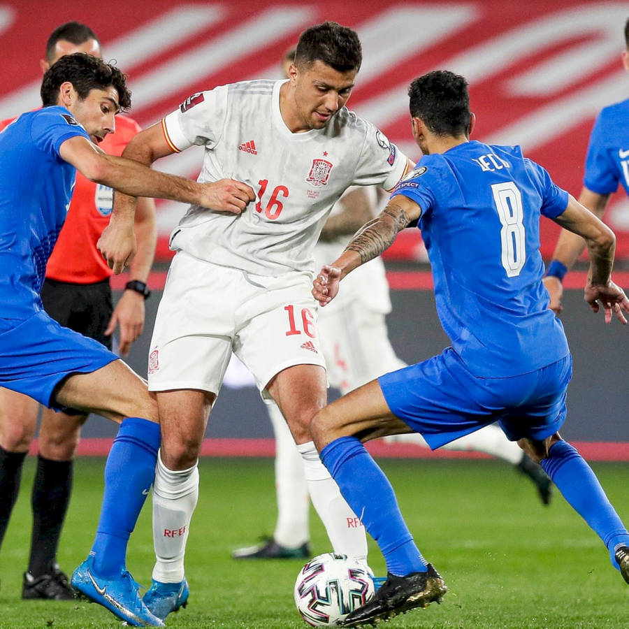 Rodrigo Hernández Cascante Surrounded By Opponents Wallpaper