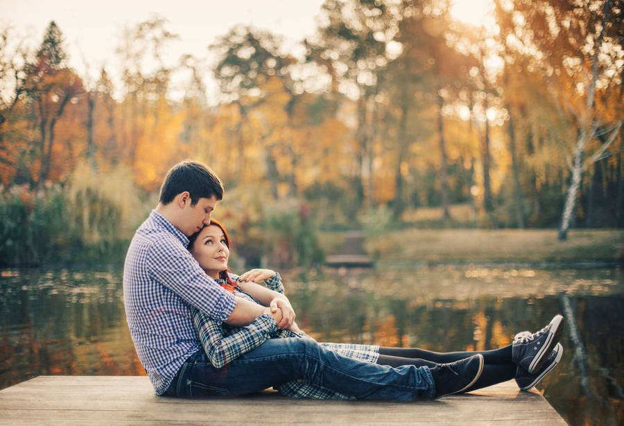 Romantic Love In A Lake Wallpaper