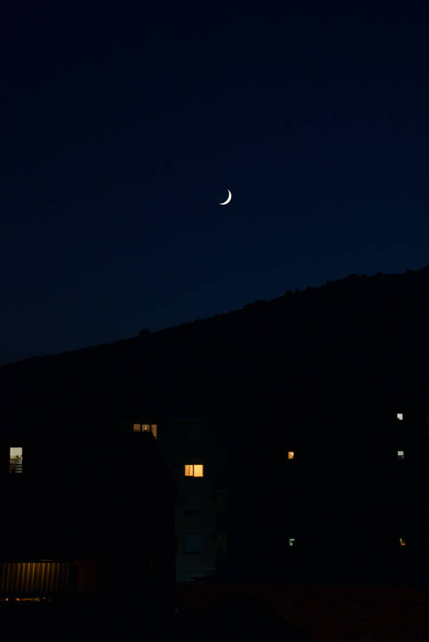 Room Lights Under Crescent Moon Wallpaper