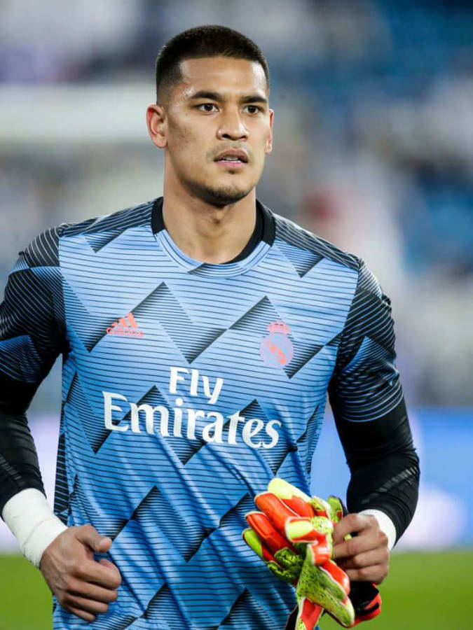 Running Alphonse Areola Up-close Wallpaper