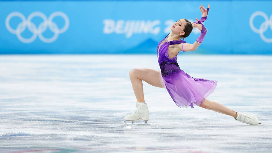 Russian Figure Skating Prodigy Kamila Valieva Skillfully Performs At The 2022 Olympics. Wallpaper