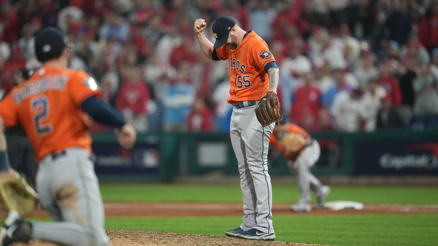 Ryan Pressly Silently Celebrating Wallpaper