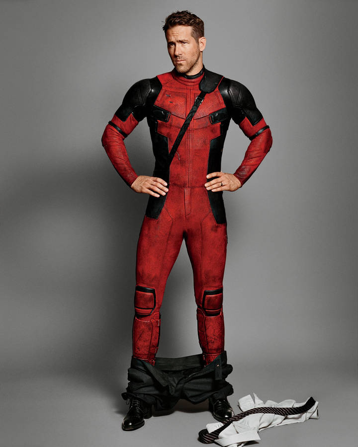 Ryan Reynolds Deadpool Costume Wallpaper
