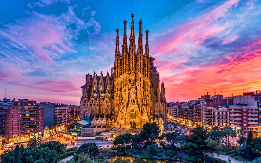 Sagrada Familia Basilica Church Wallpaper