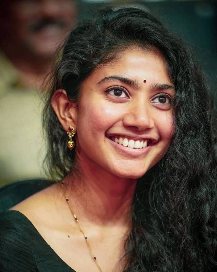 Sai Pallavi Close-up Photo Wallpaper