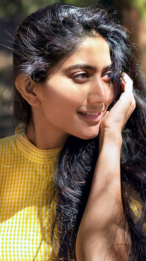 Sai Pallavi Side Angle Wallpaper