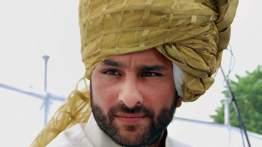 Saif Ali Khan In White Sherwani Wallpaper