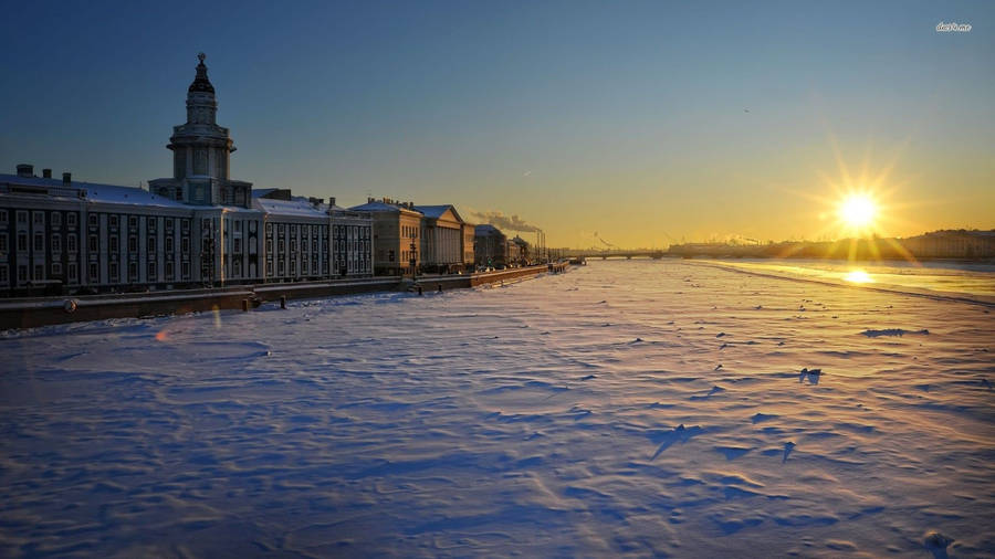 Saint Petersburg With Bright Sun View Wallpaper