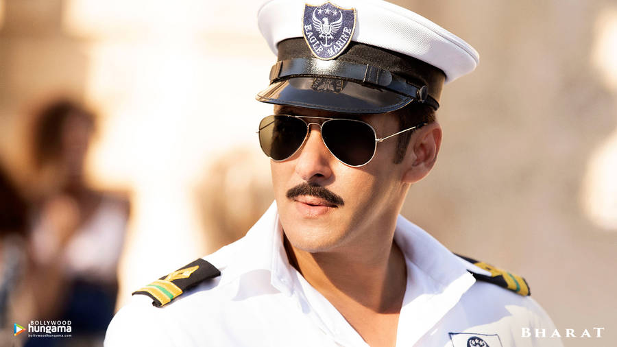 Salman Khan As Policeman In Bharat Wallpaper