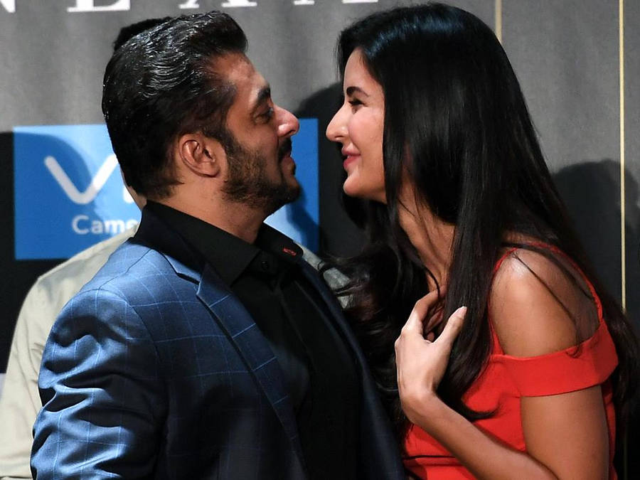 Salman Khan With Katrina Kaif Candid Hd Wallpaper