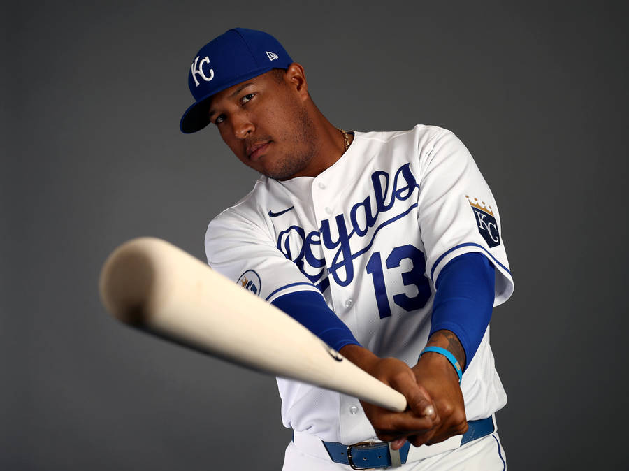 Salvador Perez Pointing Bat Wallpaper