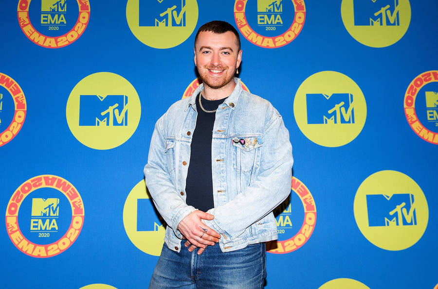 Sam Smith The Mtv Ema 2020 Wallpaper