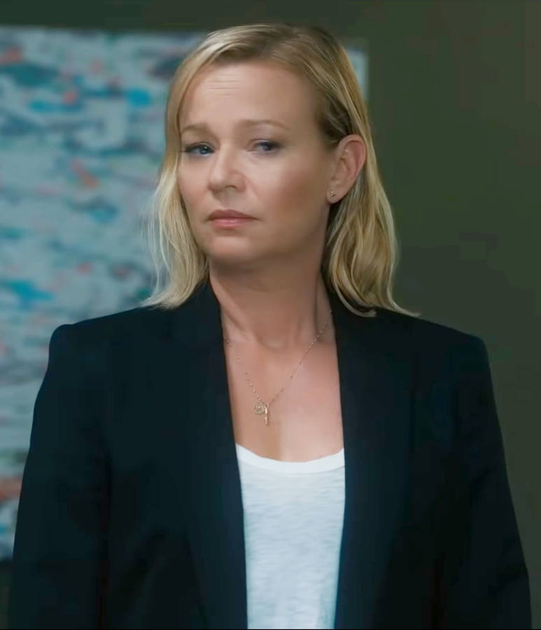 Samantha Mathis Sad Face Wallpaper