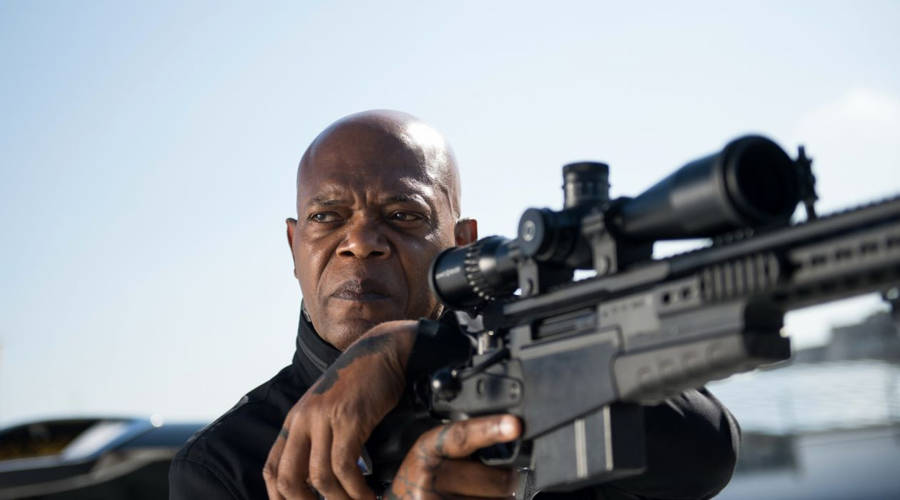 Samuel L Jackson Holding A Sniper Rifle Wallpaper