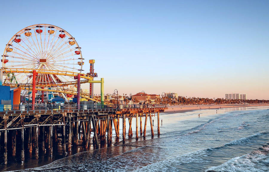 Santa Monica Tourist Attractions Wallpaper