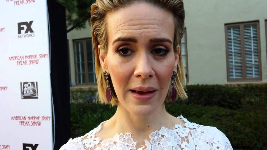 Sarah Paulson Wacky Face Wallpaper