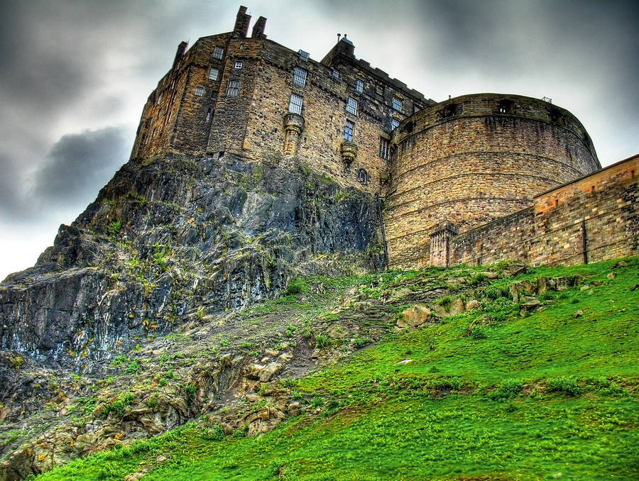 Saturated Photo Of Edinburgh Castle Wallpaper