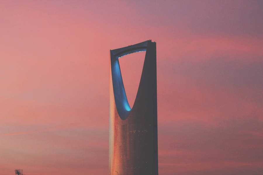 Saudi Arabia's Kingdom Centre Aesthetic Wallpaper