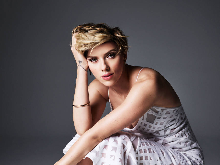 Scarlett Johansson Cute White Dress Wallpaper