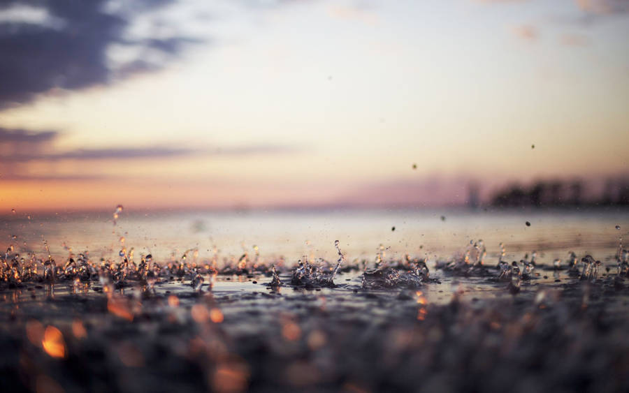 Scenic Rain Drops Macbook Pro Aesthetic Wallpaper