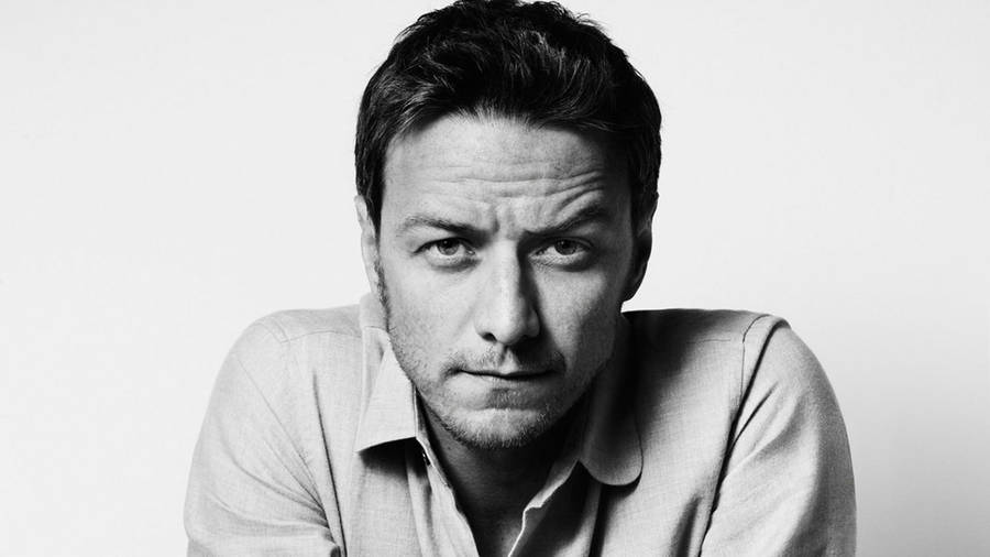 Scottish Actor James Mcavoy Close Up Shot Wallpaper