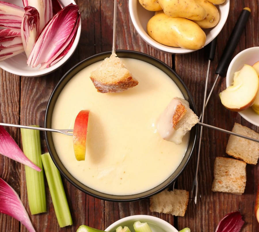 Scrumptious White Cheese Fondue Wallpaper